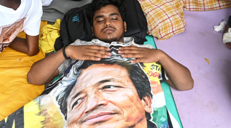 Indian activist Wangchuk ends 26-day hunger strike as 'Cockroach' protesters vow to press on : NPR